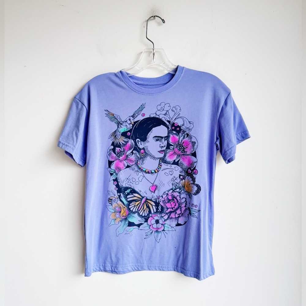 Frida Kahlo Graphic Tee | Lavender | XS | Soft Art Tee